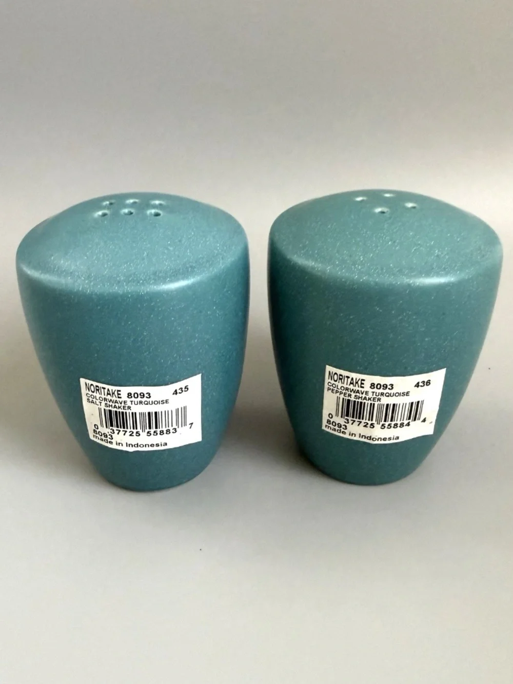 Noritake Colorwave Turquoise Stoneware Salt & Pepper Shakers Set 8093 New No Box